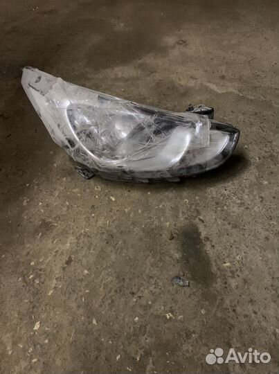Левые фары на Hyundai Solaris