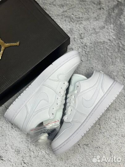 Кроссовки Nike Air Jordan 1 white низкие