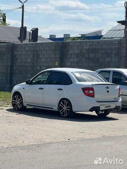 LADA Granta 1.6 МТ, 2015, 218 000 км