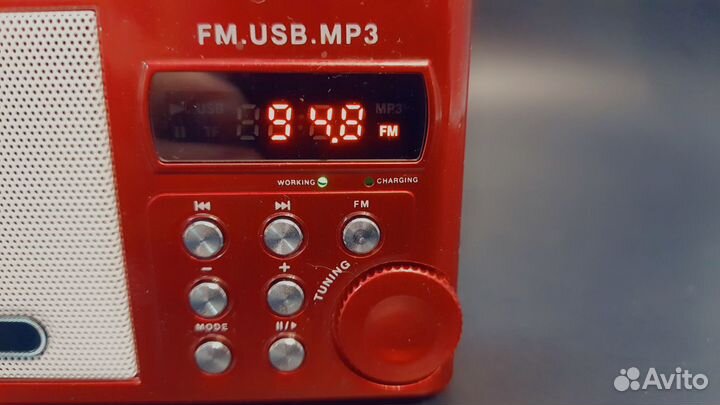 Походный цифровой MP3 плеер-радиоприемник