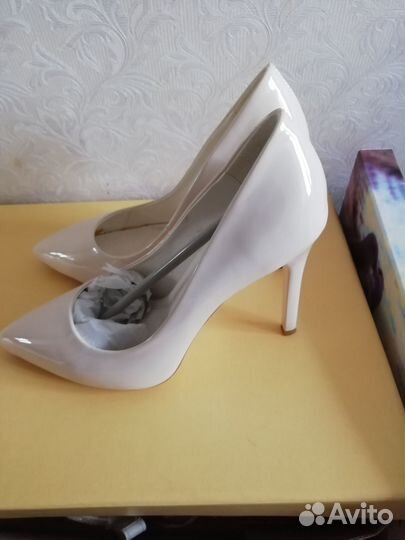 Туфли женские 37 размер бежевые