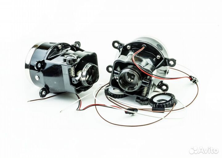 Линзованные противотуманные фары со шторкой