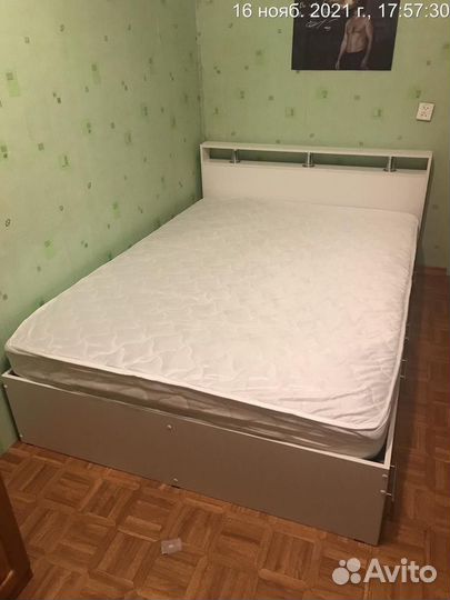 Кровать с матрасом