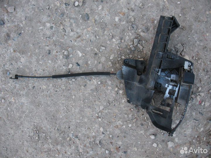 Замок задней двери седан Ford Focus 2