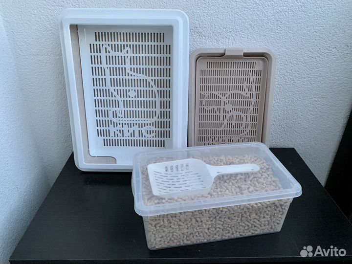 Домик для кошки, переноска, корм, лотки, игрушки