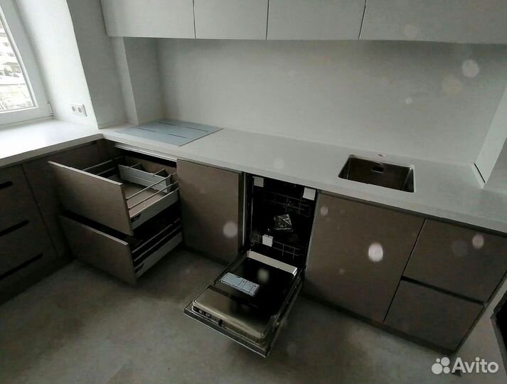 Кухня современная на заказ. Доставка и сборк