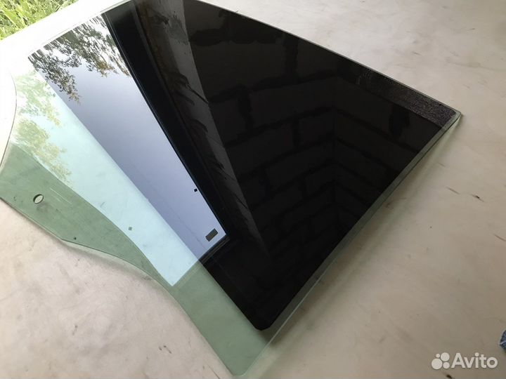 Стекло задней правой двери Passat B8