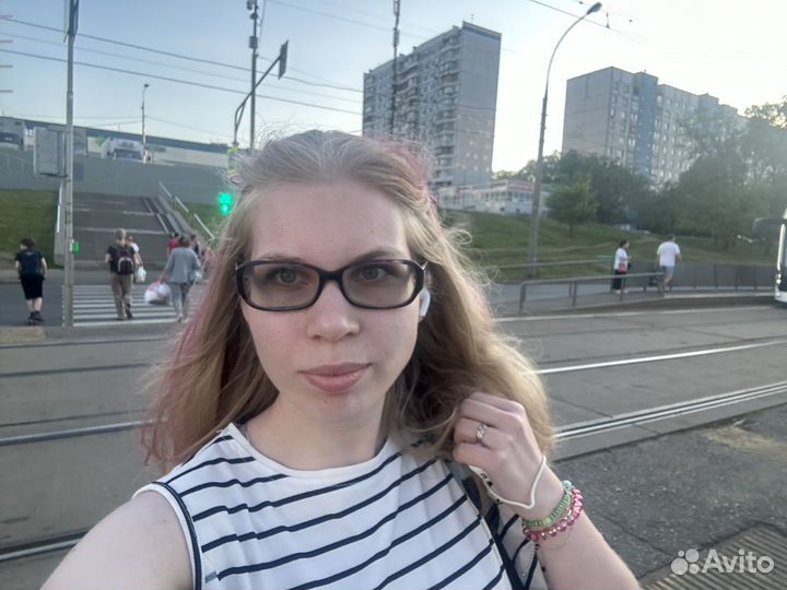 Педагог-психолог, художник