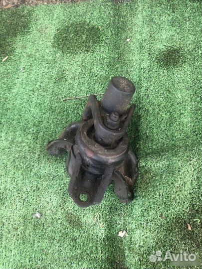 Опора двигателя правая Kia Rio 3 2011-2015