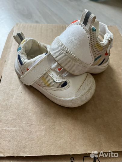 Кроссовки детские