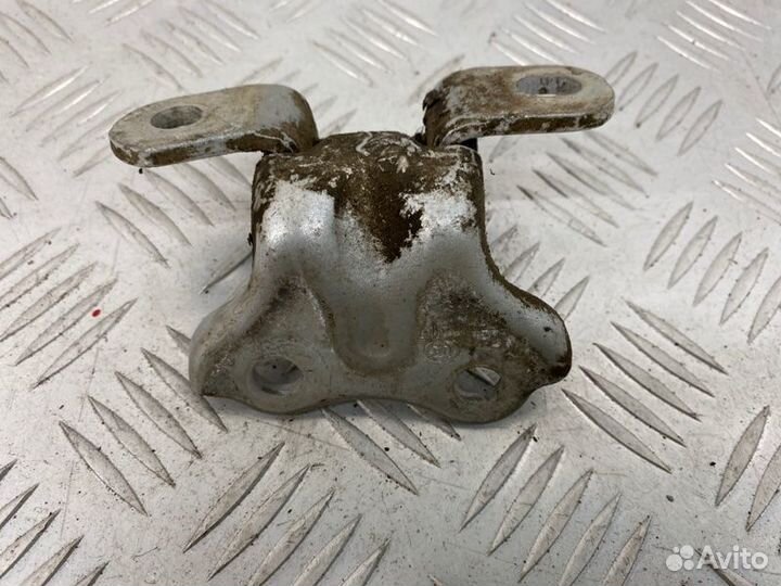 Б/У петля двери задний правый Hyundai Solaris 1 RB