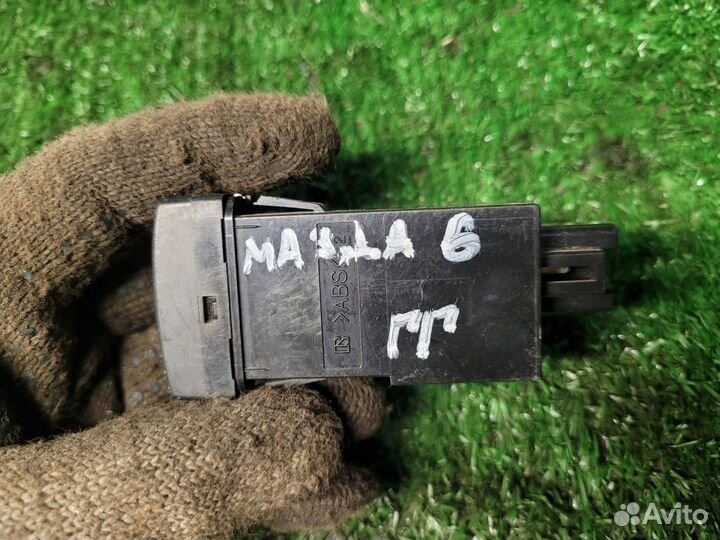 Кнопка освещения панели приборов Mazda 6GG