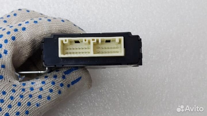 Блок электронный передний левый Lexus Es300H