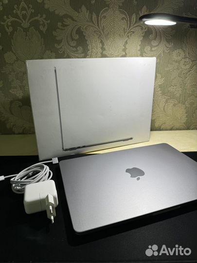 Apple macbook air 13. 6