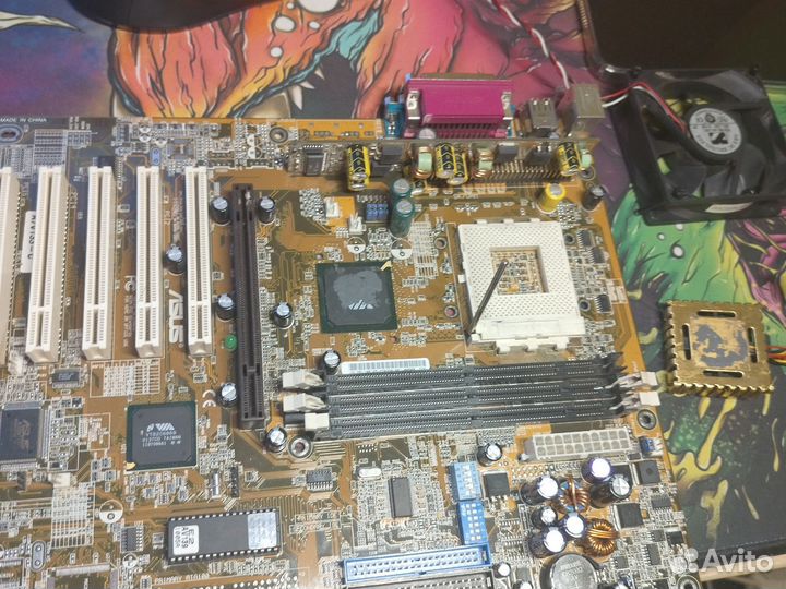 Материнская плата с процессором и кулером