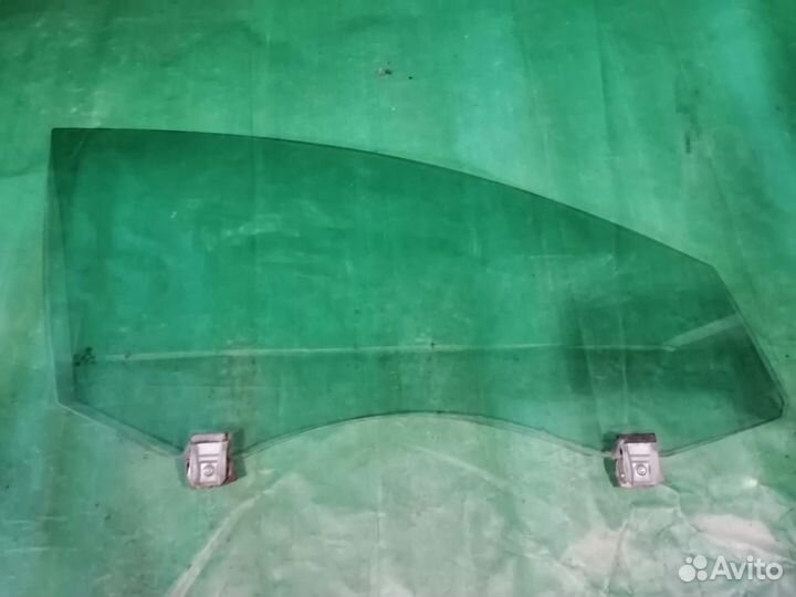 Стекло перед правое Volkswagen Passat B6 2008