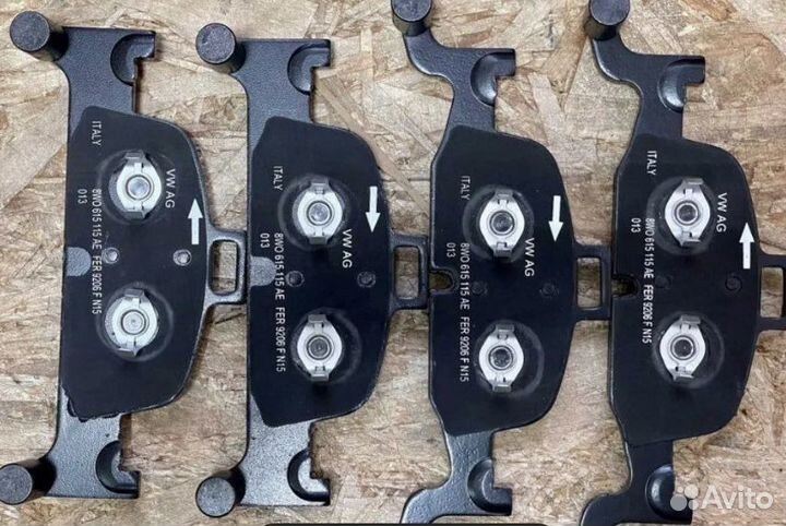 Тормозные колодки передние audi VAG 8W0698151AQ
