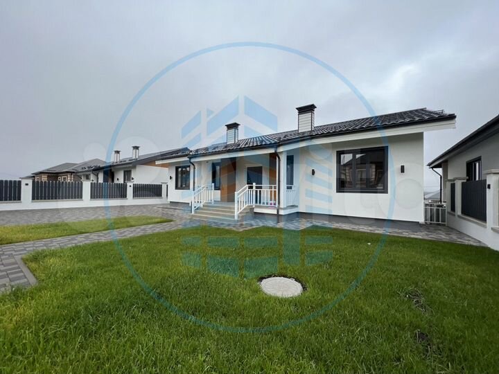 Дом 203,5 м² на участке 7,2 сот.