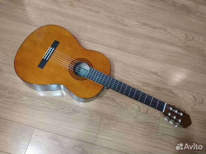 Классическая гитара yamaha c40