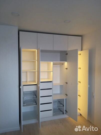 Шкаф новый распашной