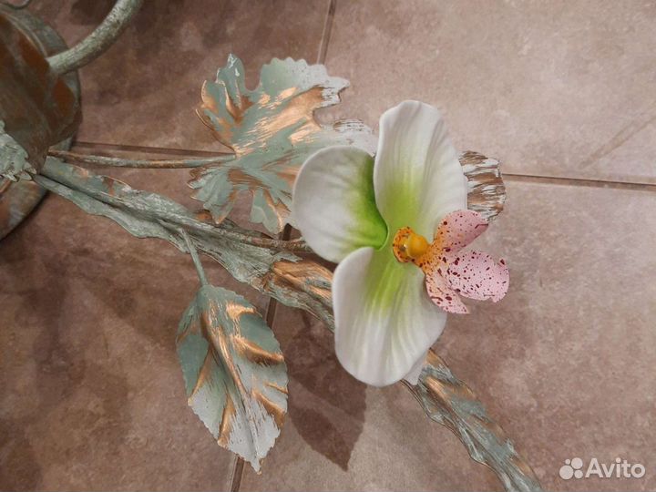 Люстра и бра