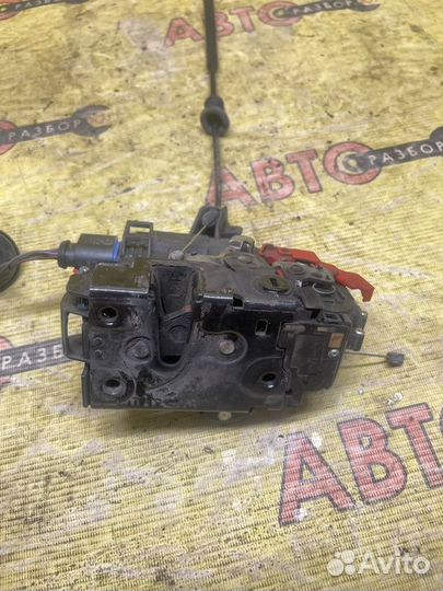 Замок двери задний правый Skoda Octavia A5 cdab