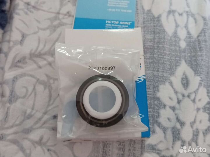 Сальник коленвала