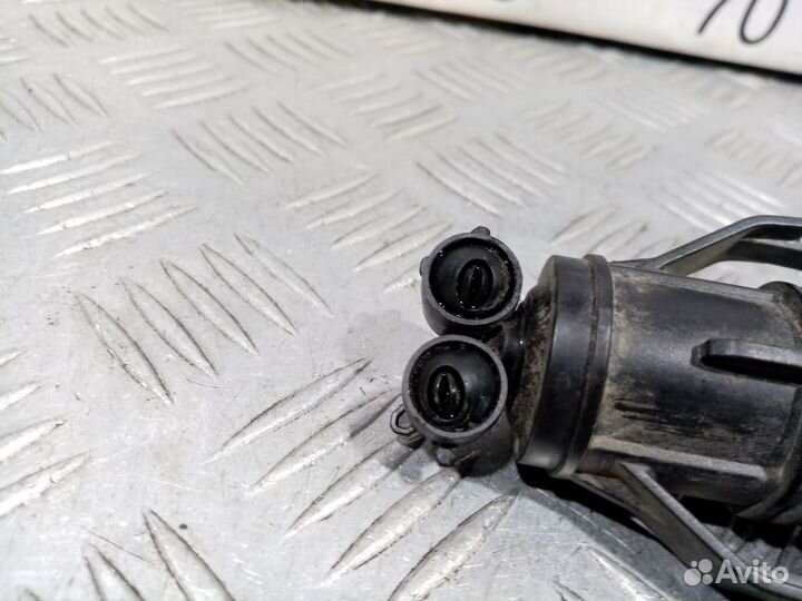 Б/У Форсунка омывателя фары левая#001