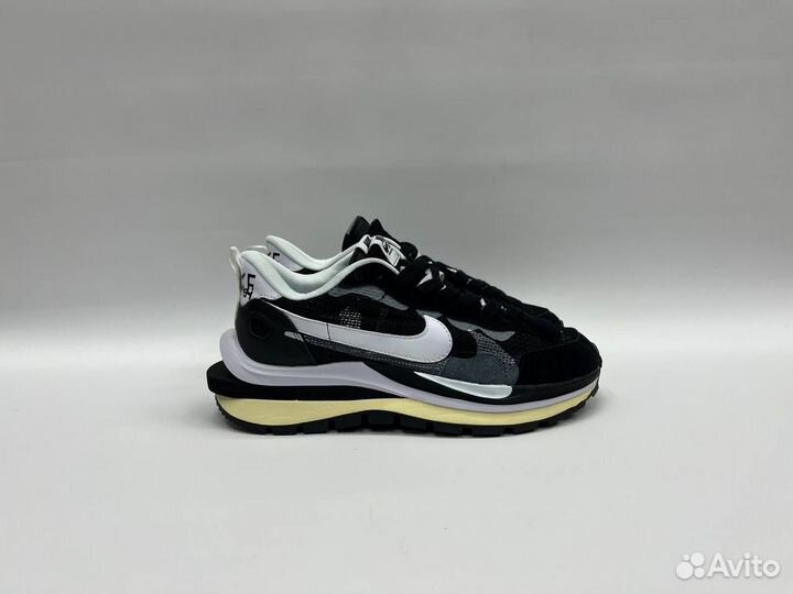 Nike sacai vaporwaffle