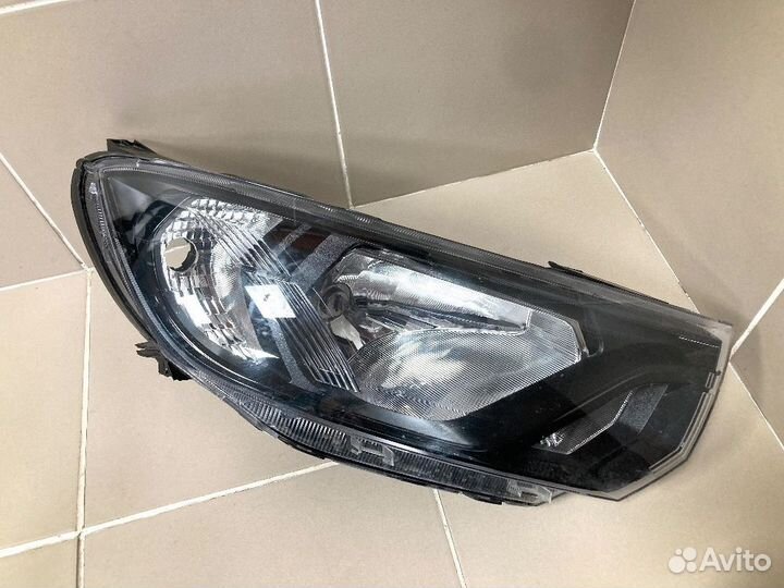Фара правая LADA Granta 2 2018-Н.В дефект