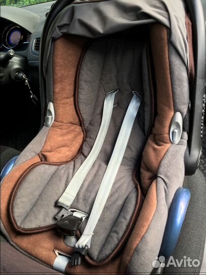 Автолюлька Maxi Cosi Pebble с базой Isofix
