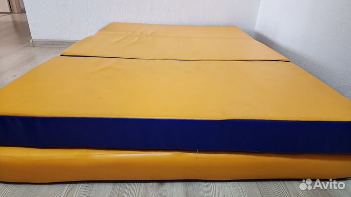 Мат гимнастический складной