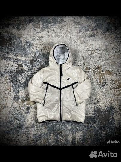 Nike synthetic fill windrunner jacket