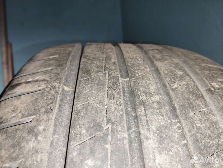 Yokohama BluEarth-A 235/45 R17 93W