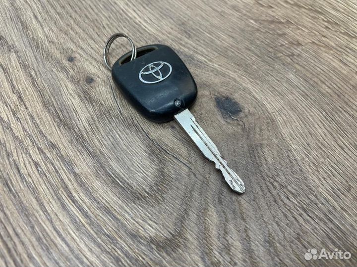 Смарт ключ Toyota Camry ACV40