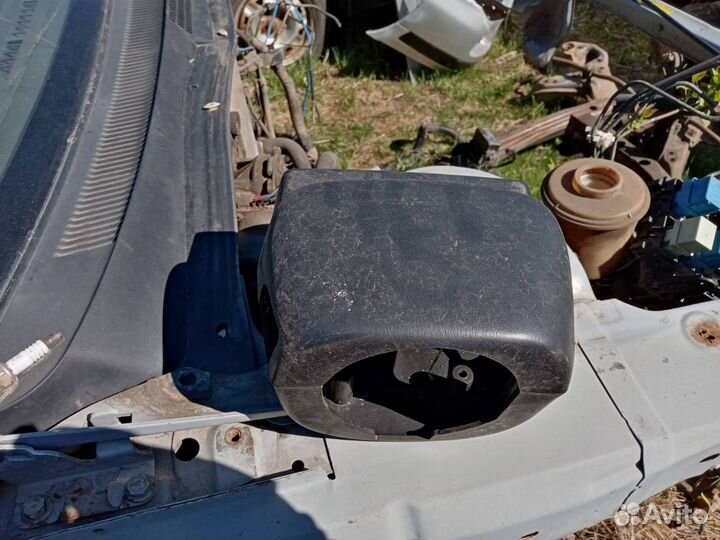 Кожух рулевой колонки Nissan Primera Р11