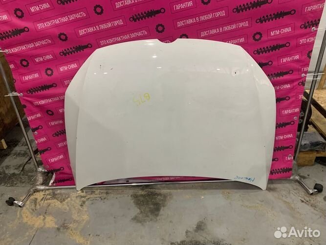 Капот Volkswagen Golf GTI VII дефект