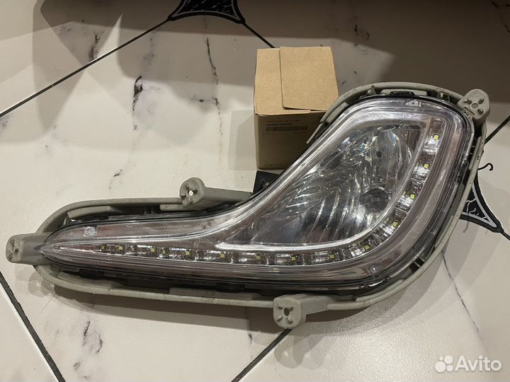 Продам противотуманную фару на Hyundai Solaris