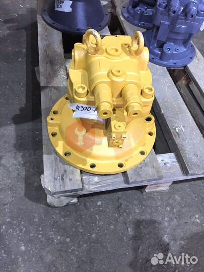 Гидромотор поворота Komatsu PC200LC-8