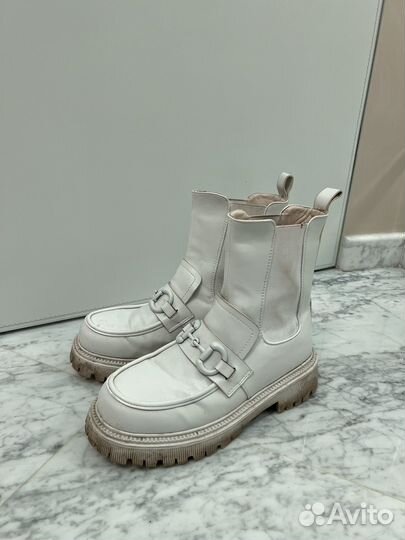 Ботинки белые женские зимние