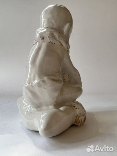 Статуэтка Мальчик на подушке Песочное