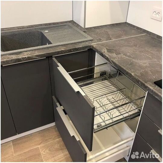 Кухонный гарнитур новый. Не б/у