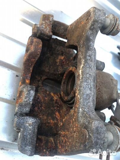 Суппорт тормозной передний левый Audi A6 C6 2006