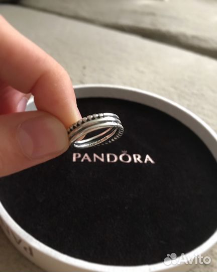 Кольцо Pandora с бриллиантиком