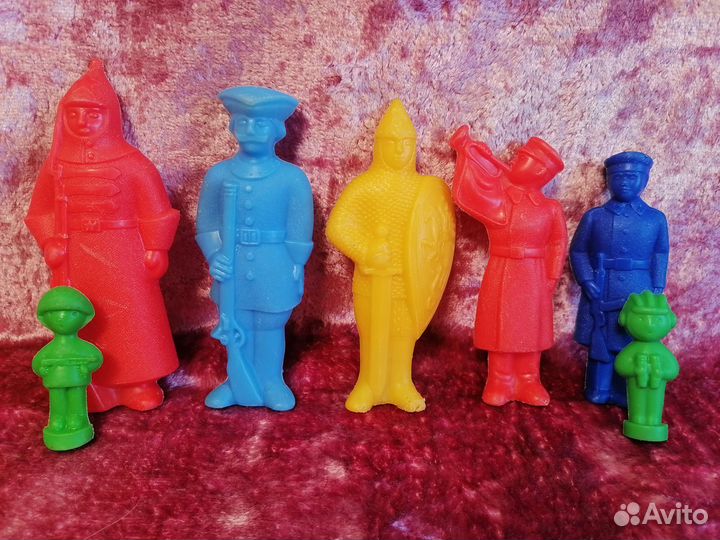 Игрушки СССР дутый пластик солдатики