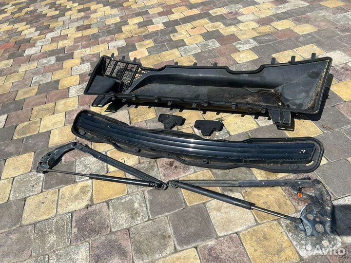 Петля амортизатор капота w210 Mercedes