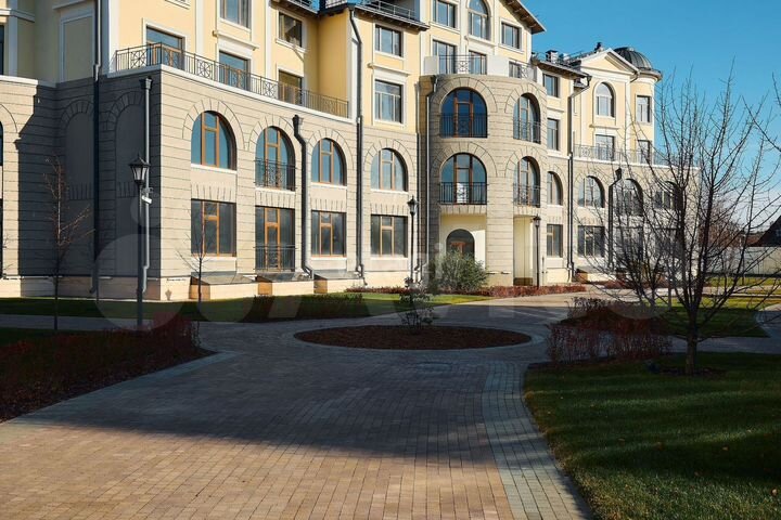 2-к. квартира, 83,2 м², 1/4 эт.