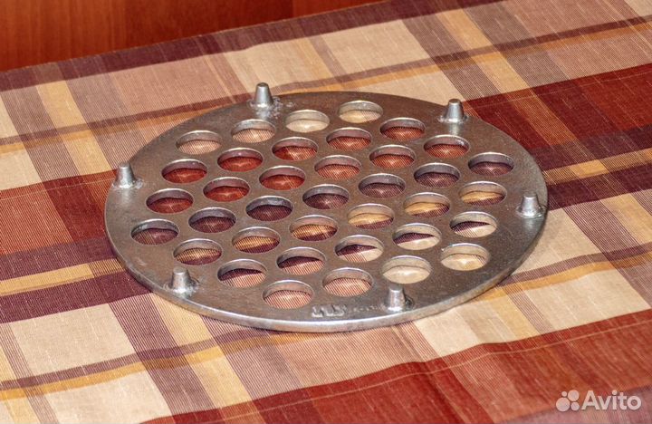 Пельменница железная на ножках 37шт 0,7кг СССР