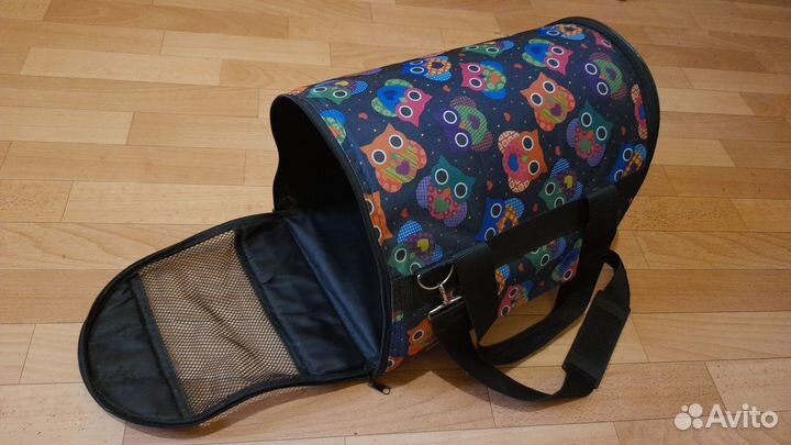 Переноска для кошек и маленьких собак