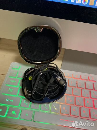 Беспроводные наушники Jay Bird